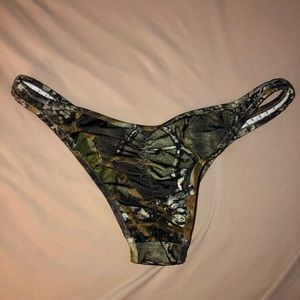 Teeny B bikini camouflage.